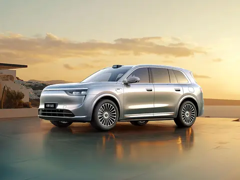 “9 系之争”，问界 M8 才是真赢家？