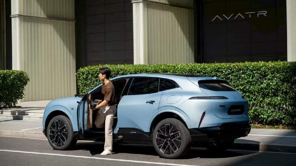 官方:阿维塔07老用户将通过OTA升级至华为乾��ADS 4和鸿蒙5