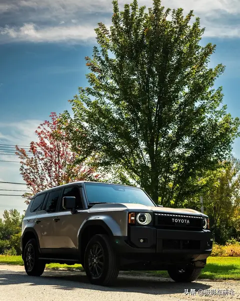 丰田普拉多跌落神坛：从加价20万到降价4万，硬派越野之王输在哪