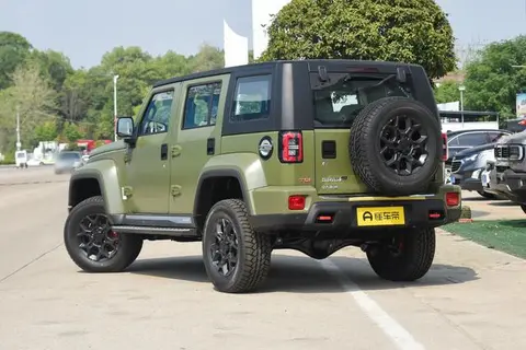 全新北京越野BJ40探险家上市，定价13.49万起，值不值得买？